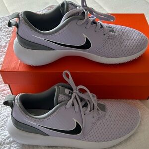 Women’s Nike Roshe G spikeless golf shoes
